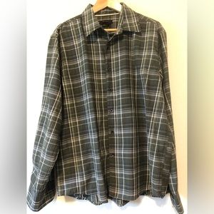 GNW DARK GREEN PLAID BUTTON DOWN SIZE XL